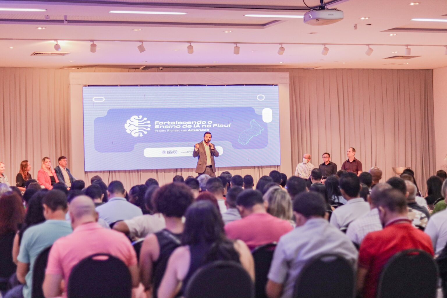 Seduc capacita professores para ensino de Inteligência Artificial e uso de ferramentas Google nas escolas