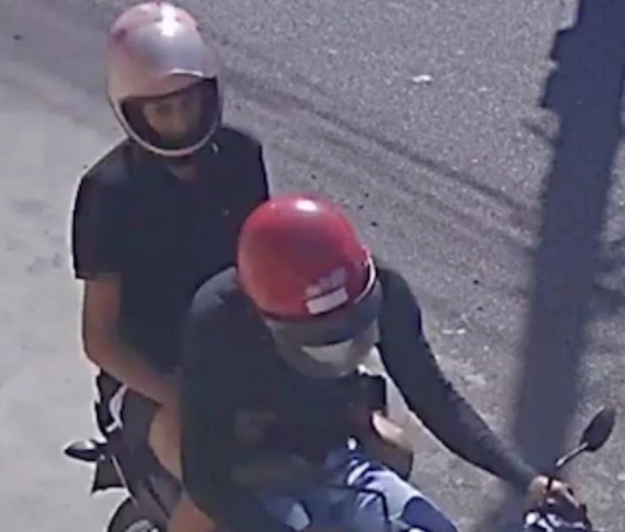Criminoso baleado pilotava motocicleta quando foi atingido