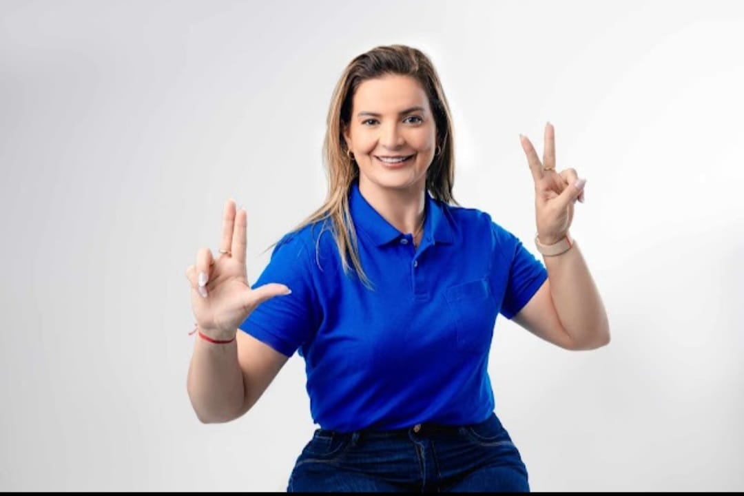 Laura Rosa Collins