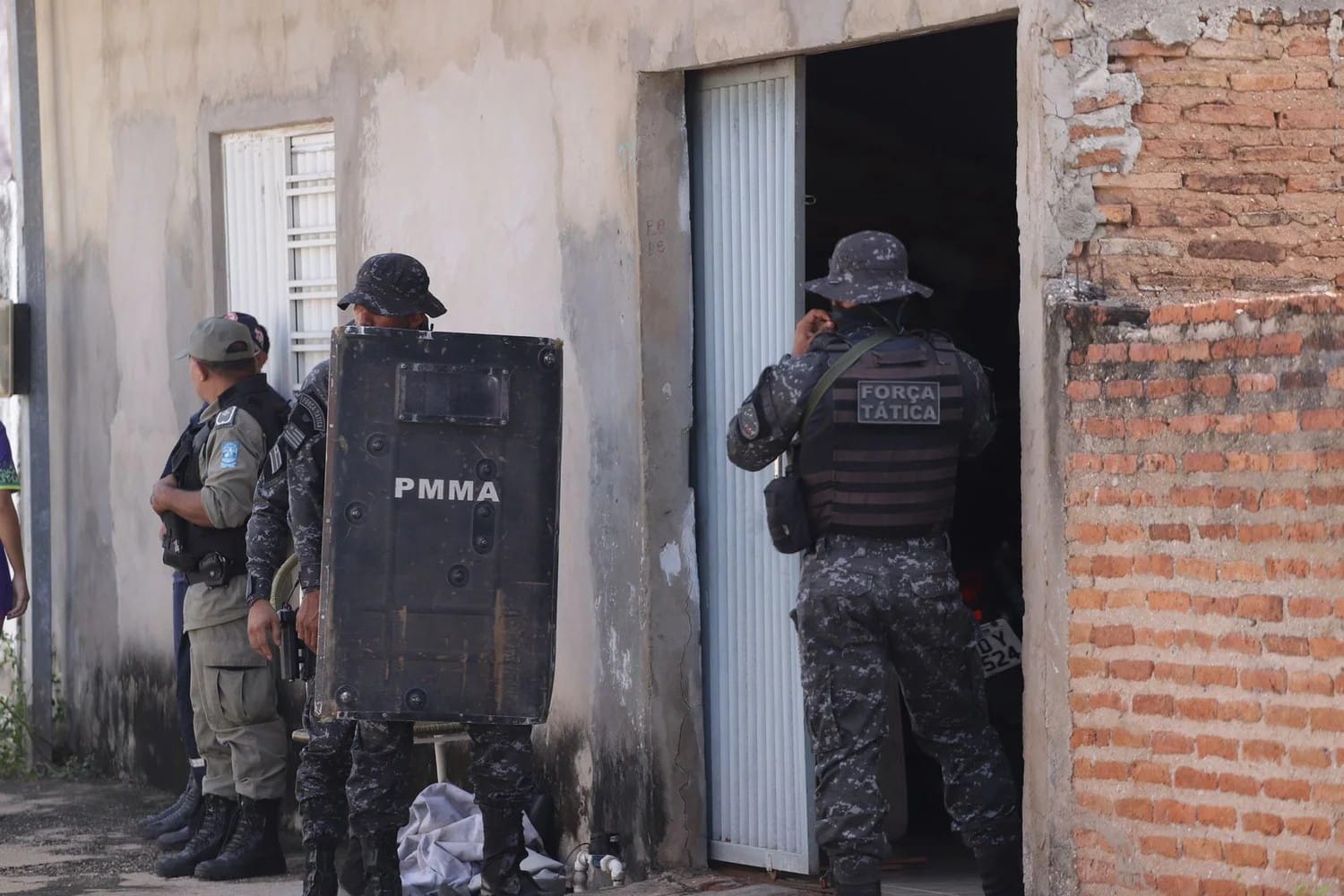 Polícia é acionada após PM do Piauí surtar dentro de casa