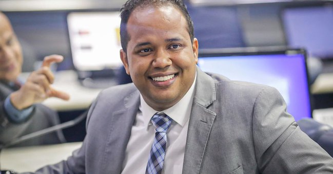 Câmara de Teresina fecha contrato de quase R$ 400 mil para viagens de vereadores