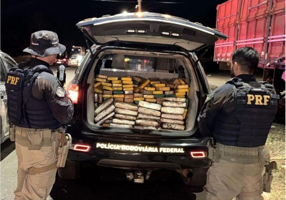 PRF apreende 210 kg de cocaína e 20kg de Skunk em Picos