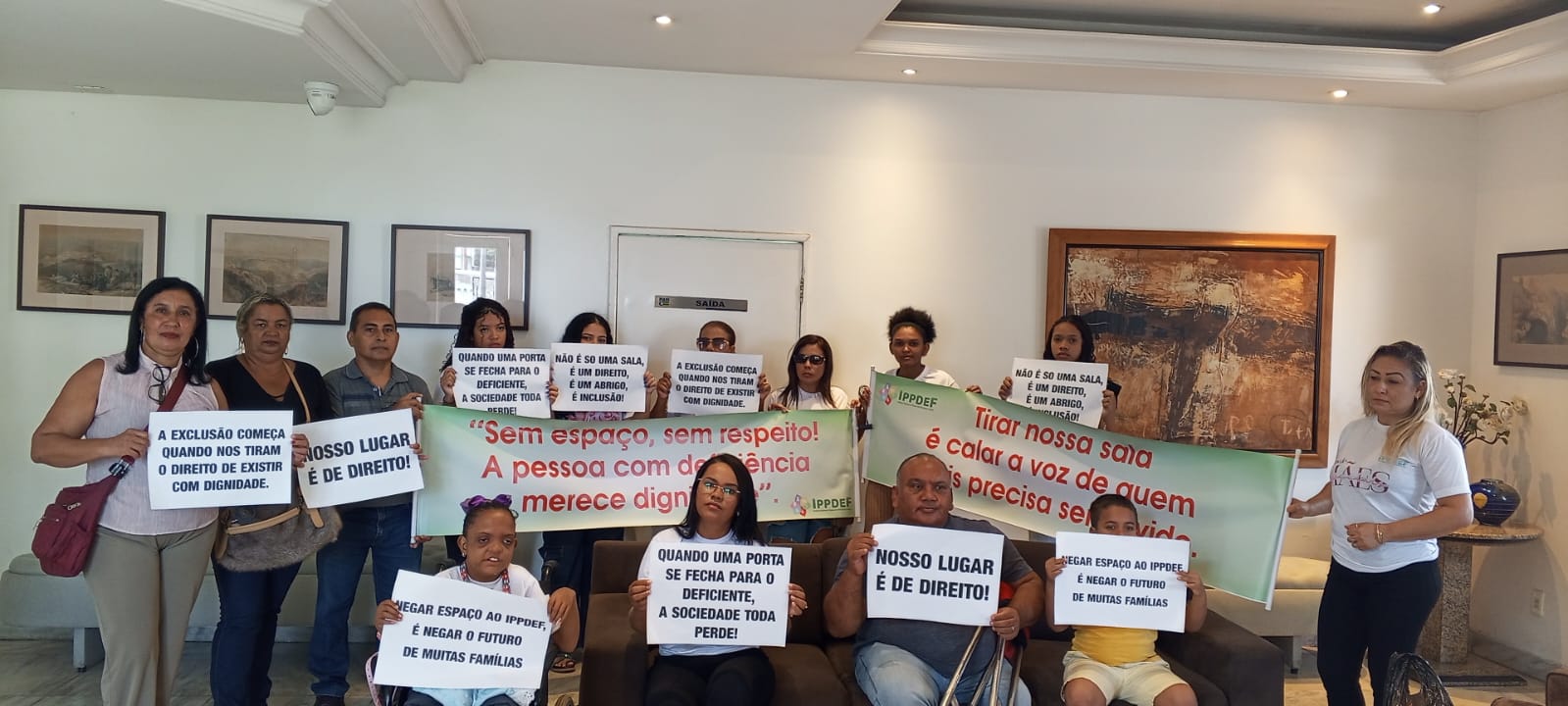 Mães e cuidadoras resistem à tentativa de remoção e denunciam desrespeito à dignidade humana