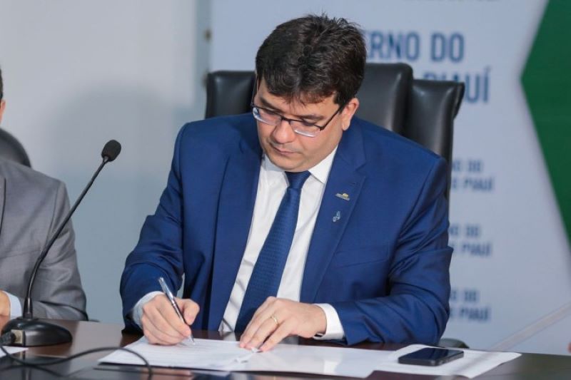 Governador Rafael Fonteles (PT-PI) optou pelo "silêncio sepulcral" quando o assunto é sobre contratos de "privatização" da Saúde do Piauí